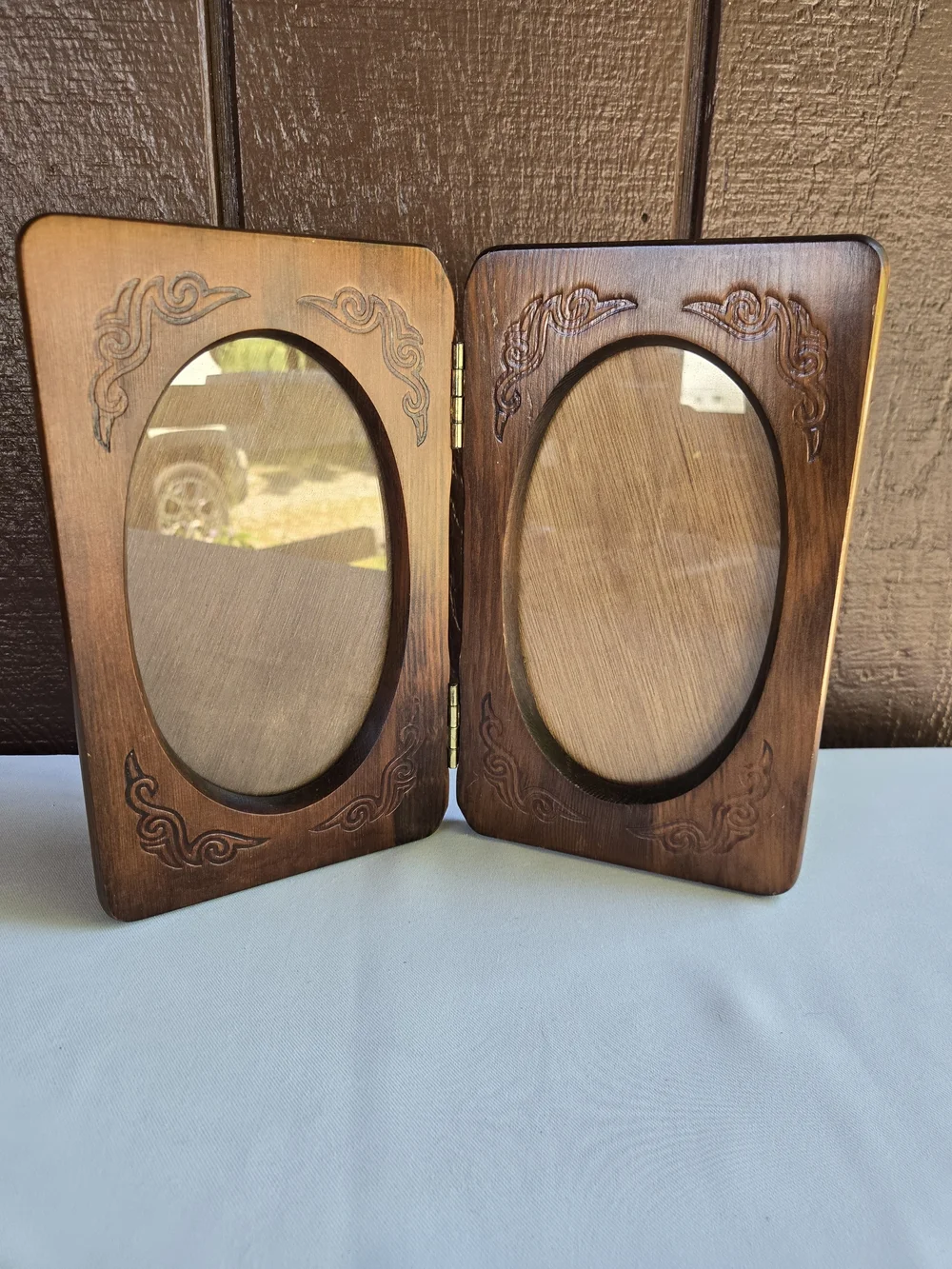 Double Hinged Wooden Photo Frame - Oval Openings - Vintage